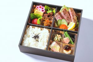 行楽弁当　水鏡（みずかがみ）